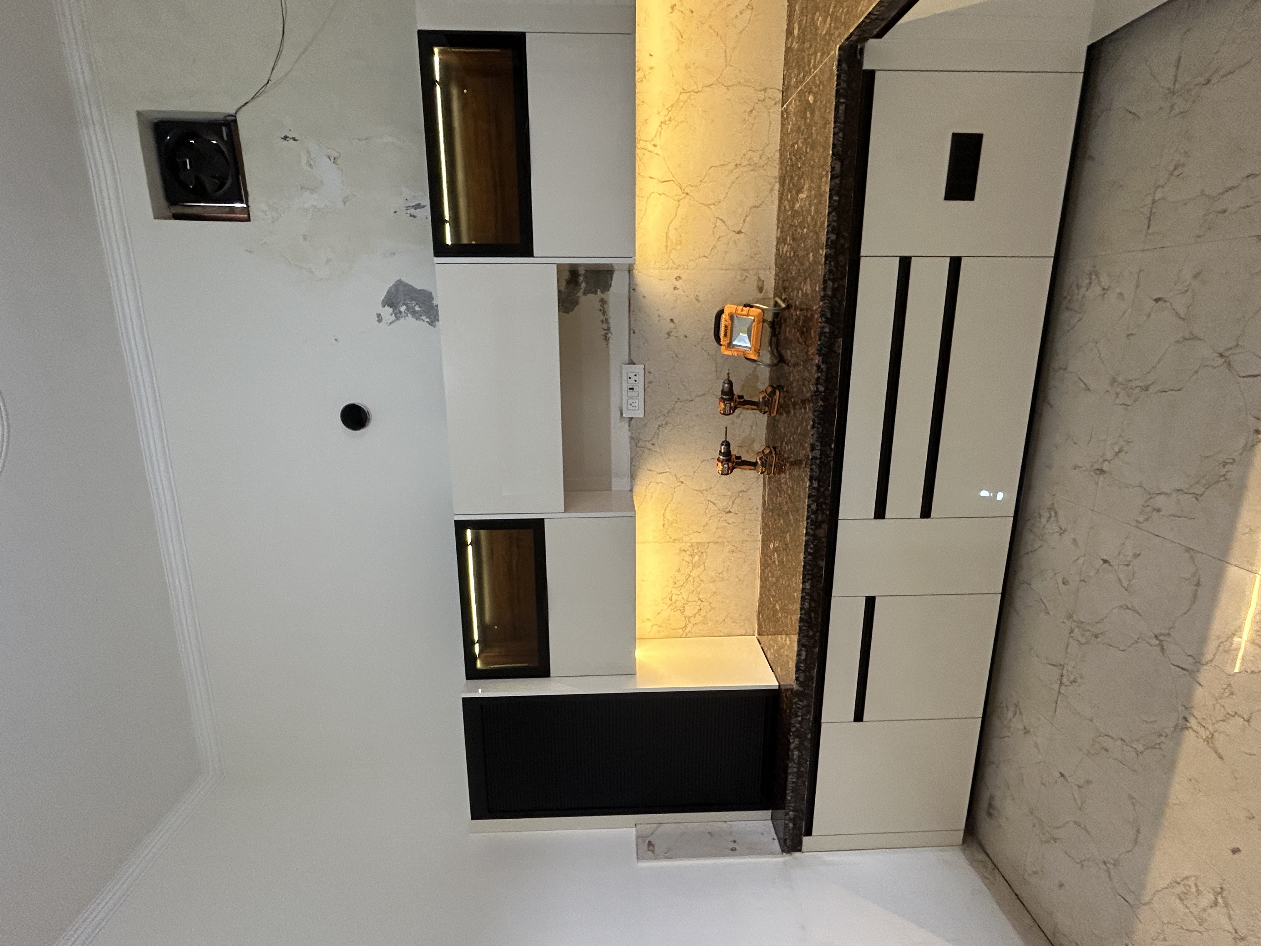 L-shape modular kitchen