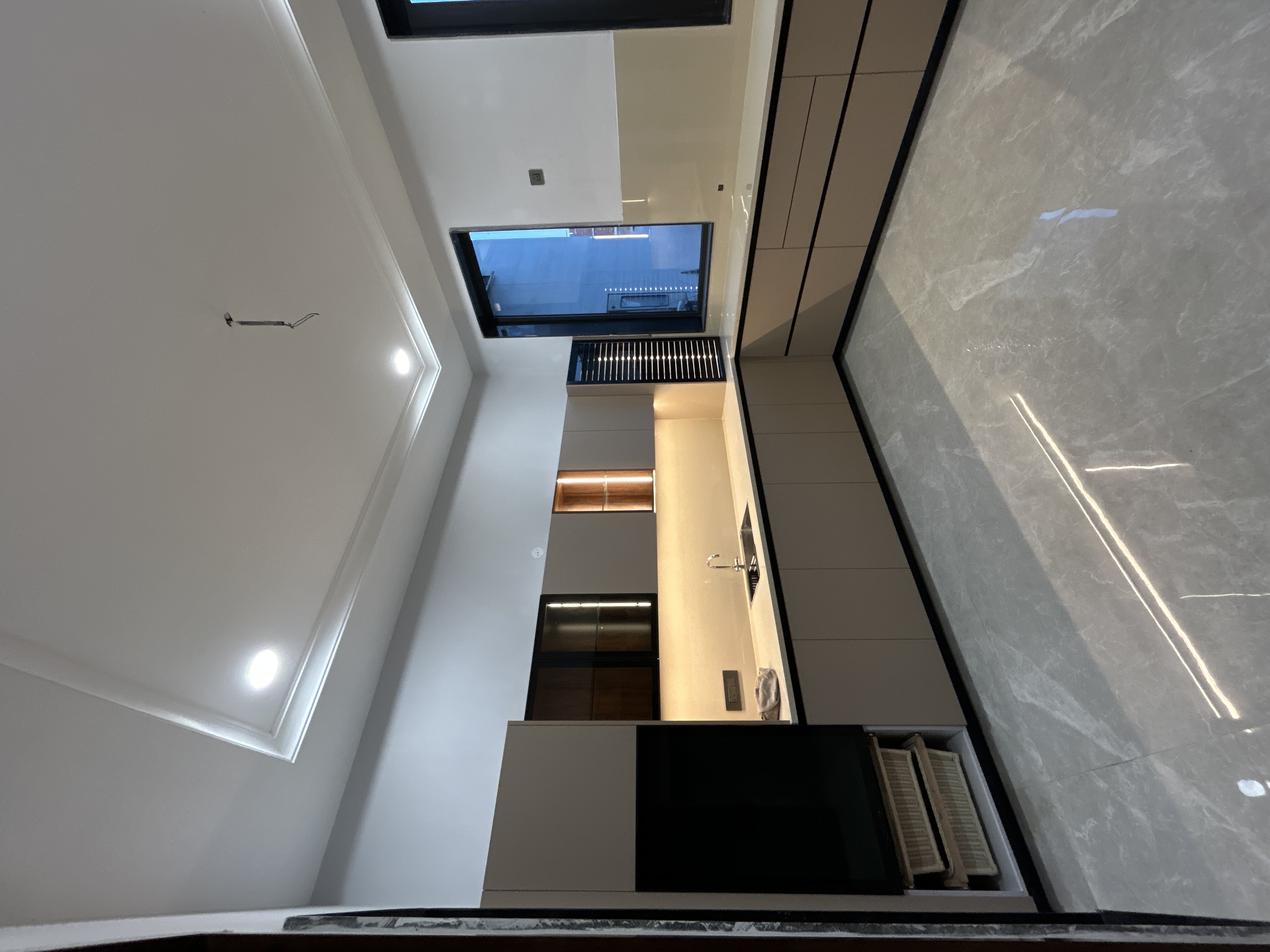 L-shaped kitchen