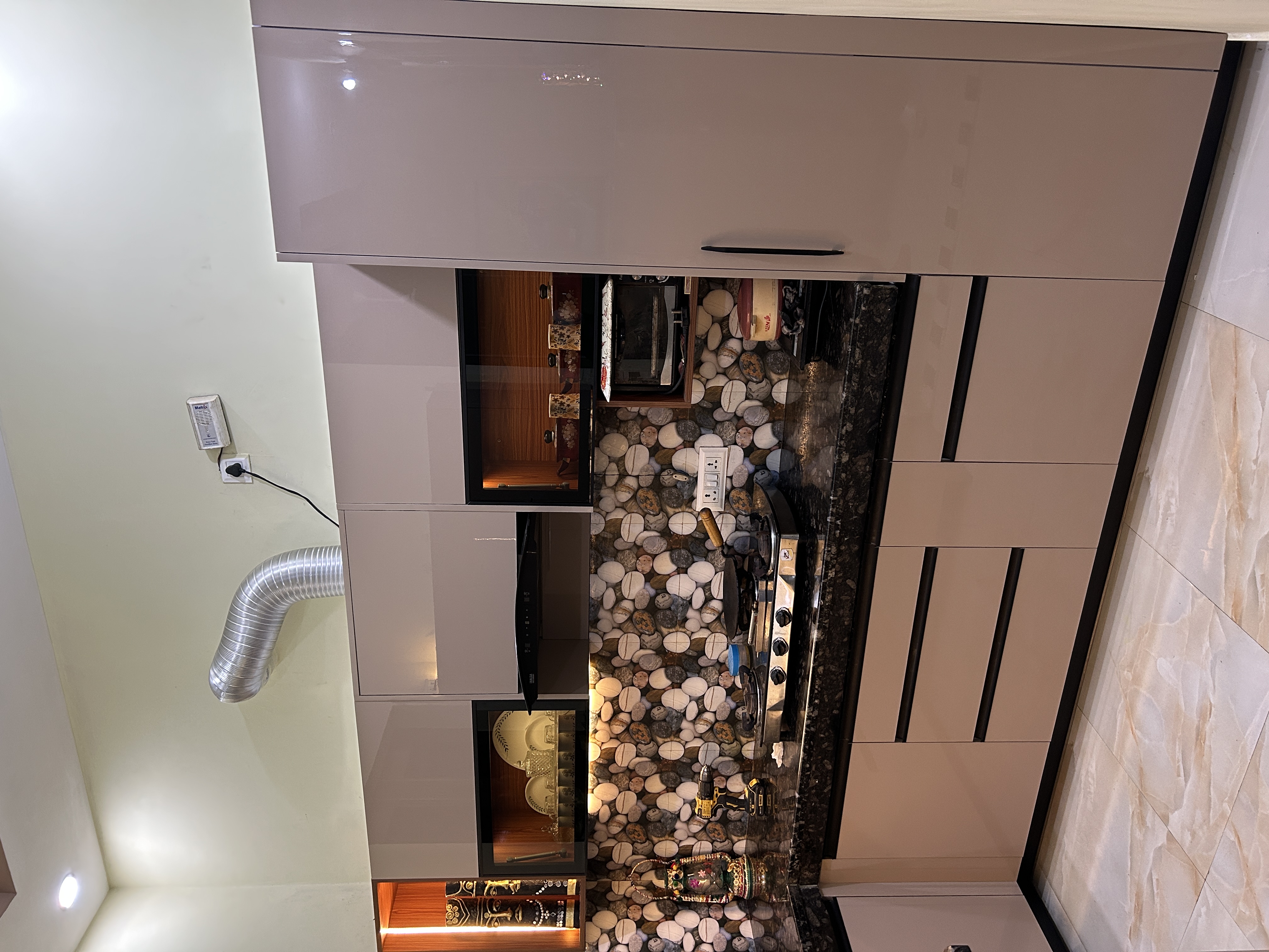 U-shaped kitchen